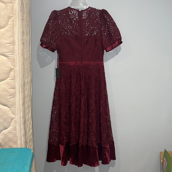 Lulus oxblood midi lace dress. US 6. - Picture 5 of 8